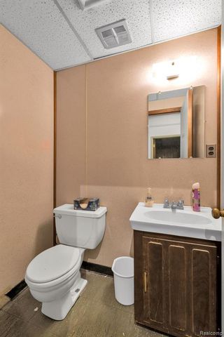 29525 Ford Road, Garden City, MI 48135