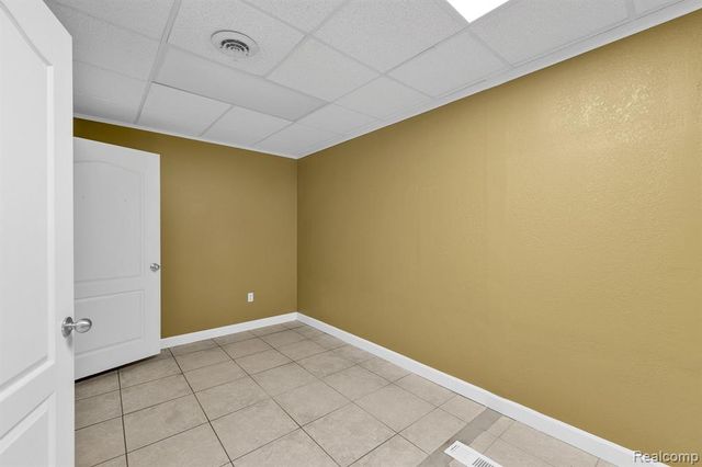 29525 Ford Road, Garden City, MI 48135