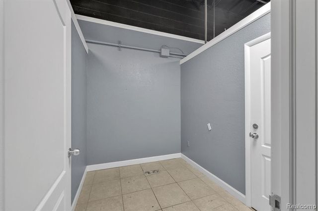 29525 Ford Road, Garden City, MI 48135