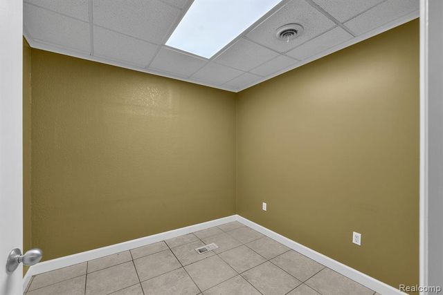 29525 Ford Road, Garden City, MI 48135