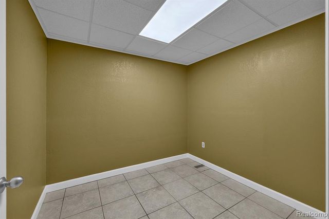 29525 Ford Road, Garden City, MI 48135
