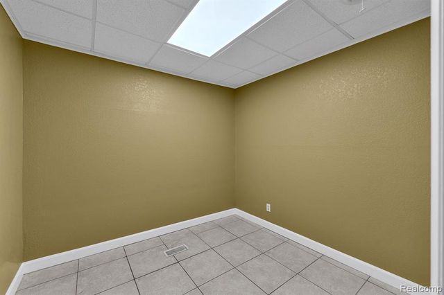 29525 Ford Road, Garden City, MI 48135