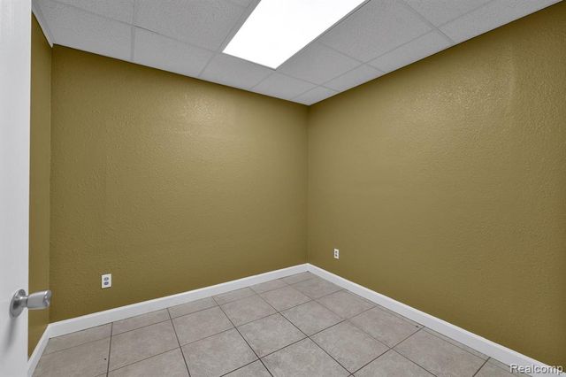 29525 Ford Road, Garden City, MI 48135