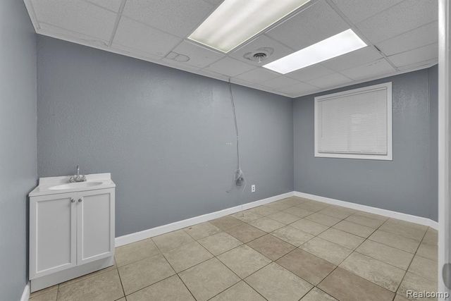 29525 Ford Road, Garden City, MI 48135