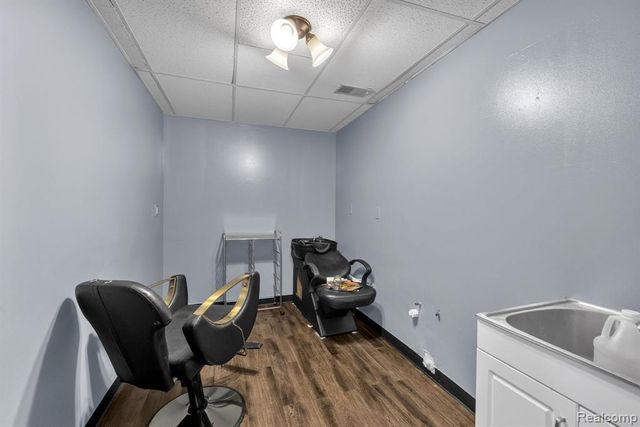 29525 Ford Road, Garden City, MI 48135