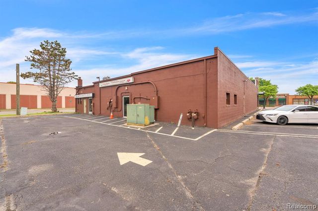 29525 Ford Road, Garden City, MI 48135