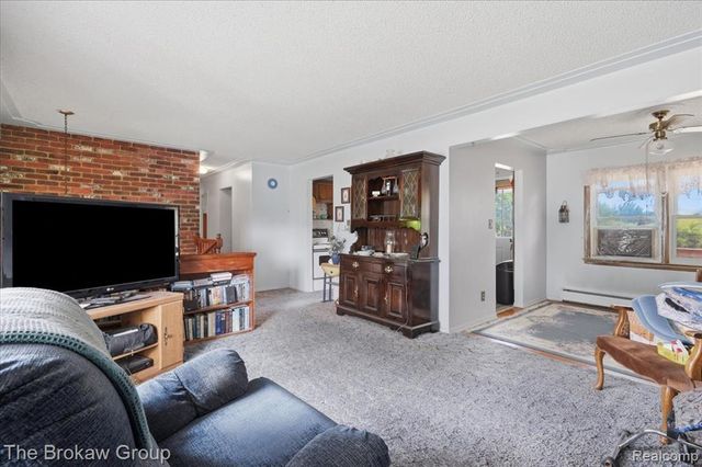 10431 Davison Road, Davison, MI 48423