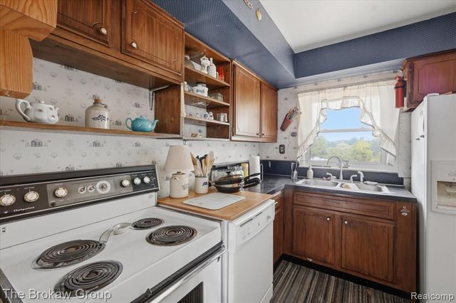 10431 Davison Road, Davison, MI 48423