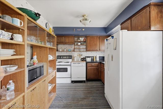 10431 Davison Road, Davison, MI 48423