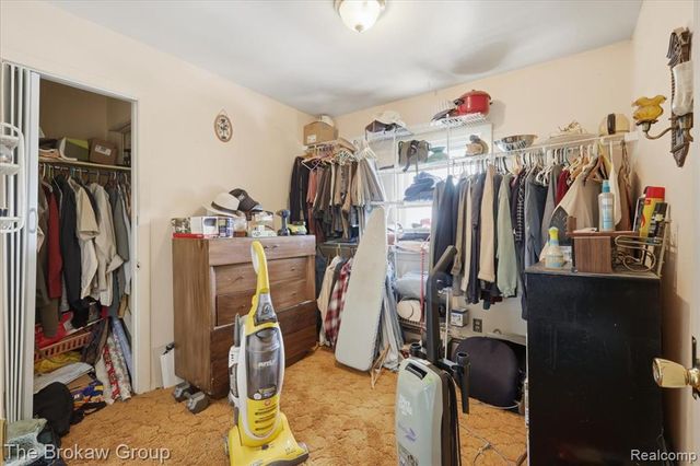 10431 Davison Road, Davison, MI 48423