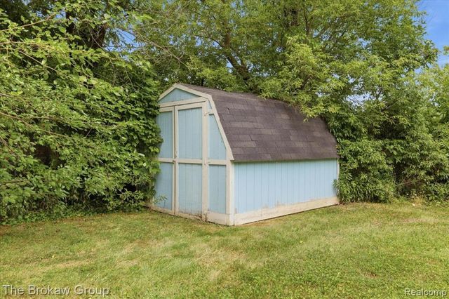10431 Davison Road, Davison, MI 48423