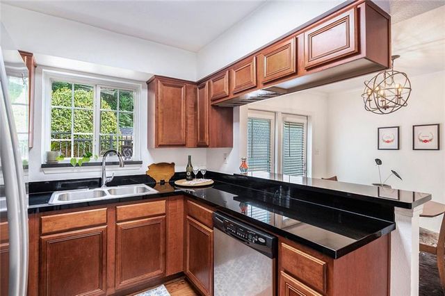 6940 Roswell Road 16B, Atlanta, GA 30328