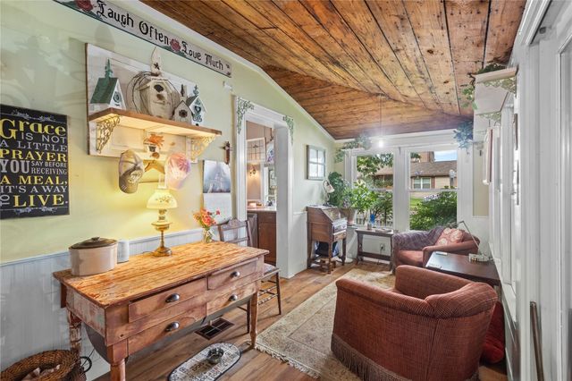 303 Market Street, Honey Grove, TX 75446