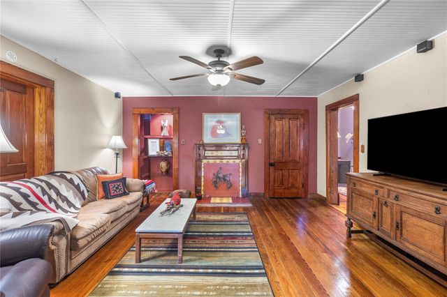 303 Market Street, Honey Grove, TX 75446