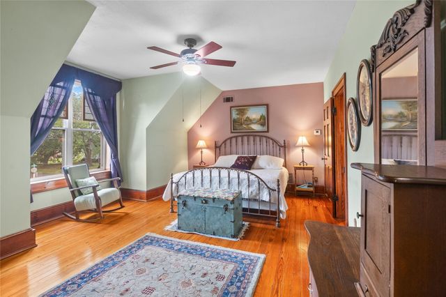 303 Market Street, Honey Grove, TX 75446