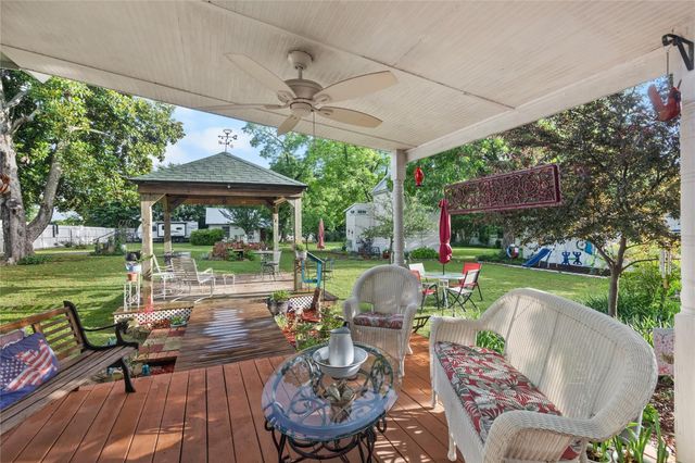 303 Market Street, Honey Grove, TX 75446