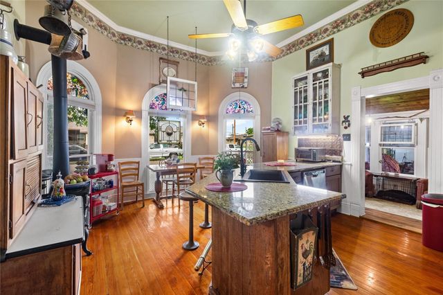 303 Market Street, Honey Grove, TX 75446