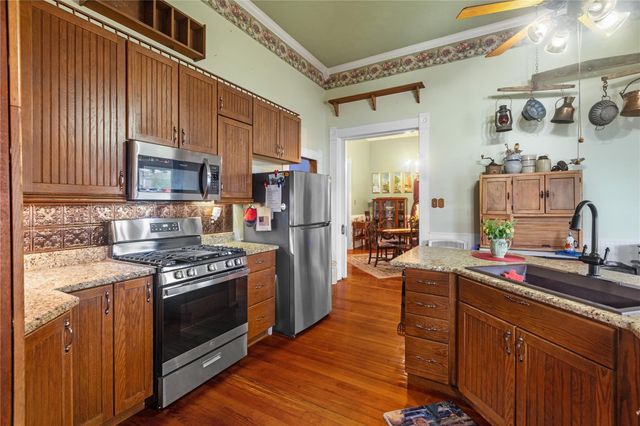 303 Market Street, Honey Grove, TX 75446