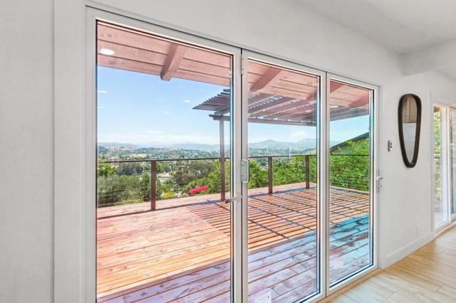 1329 Park Hill Lane, Escondido, CA 92025