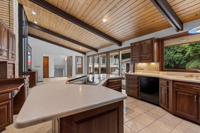 7105 Gleason Road, Edina, MN 55439