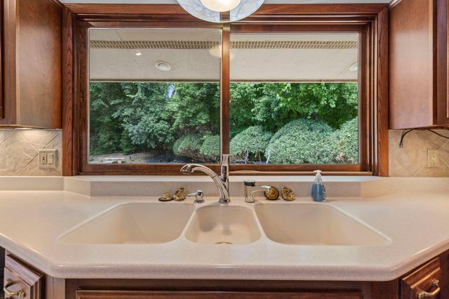 7105 Gleason Road, Edina, MN 55439