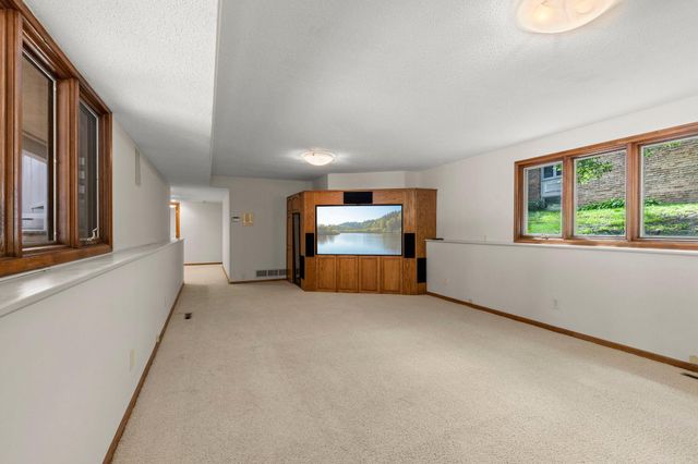 7105 Gleason Road, Edina, MN 55439