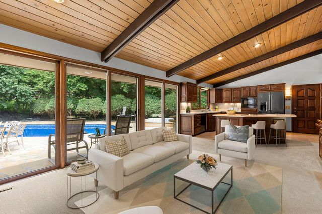 7105 Gleason Road, Edina, MN 55439
