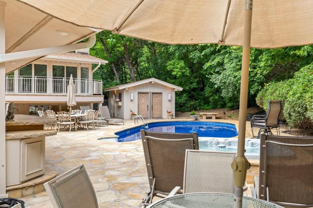 7105 Gleason Road, Edina, MN 55439