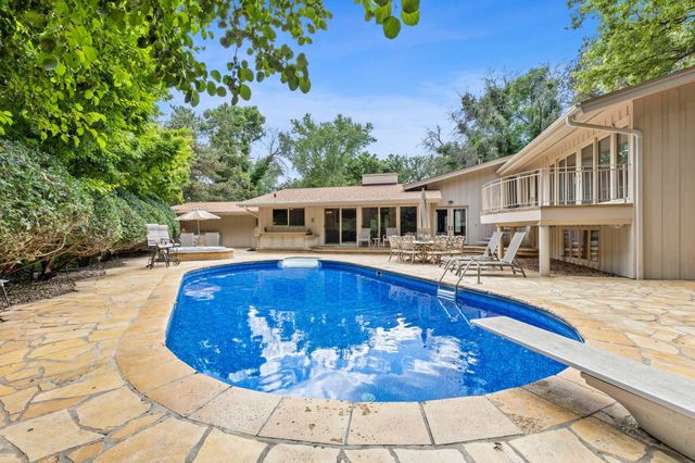 7105 Gleason Road, Edina, MN 55439