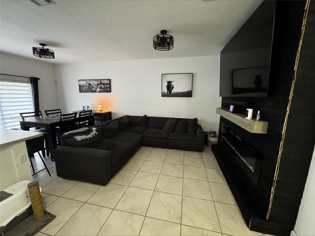 1136 SW 6th Ave, Florida City, FL 33034