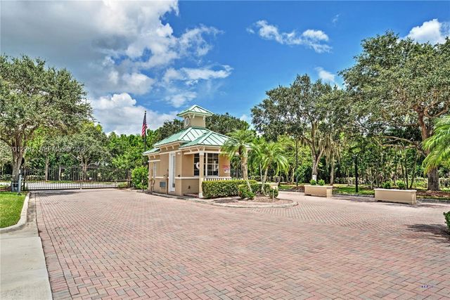 3781 NW Willow Creek Dr, Jensen Beach, FL 34957