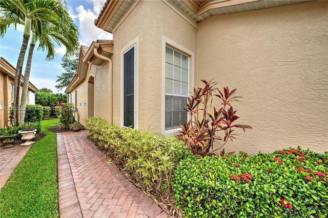 3781 NW Willow Creek Dr, Jensen Beach, FL 34957