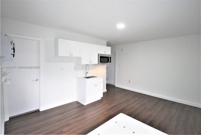 8260 Byron Ave 13, Miami Beach, FL 33141