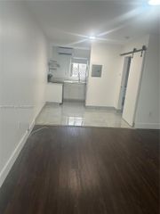 8260 Byron Ave 13, Miami Beach, FL 33141