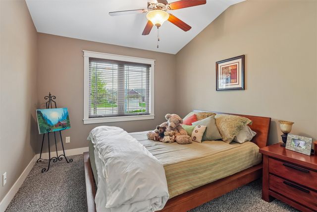 1610 NE Pittsburg Court, Ankeny, IA 50021