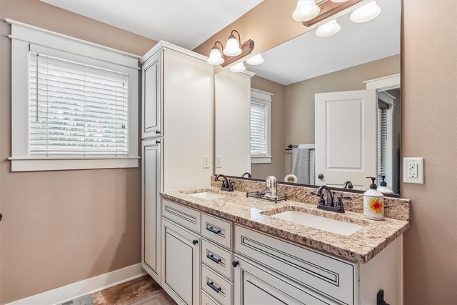 1610 NE Pittsburg Court, Ankeny, IA 50021