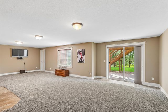 1610 NE Pittsburg Court, Ankeny, IA 50021