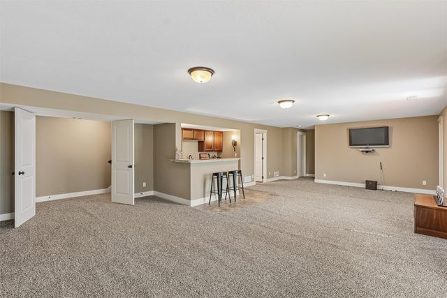 1610 NE Pittsburg Court, Ankeny, IA 50021