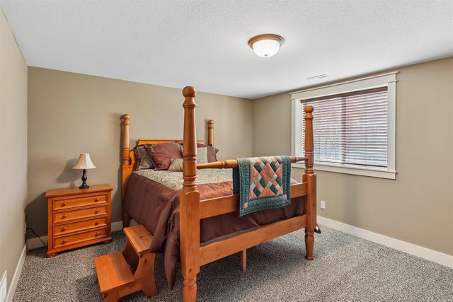 1610 NE Pittsburg Court, Ankeny, IA 50021