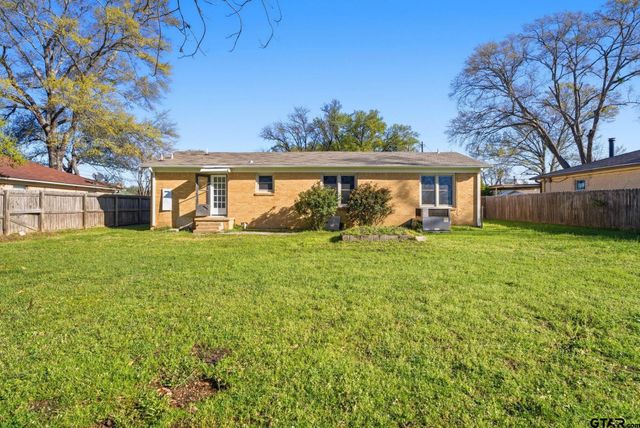 12565 Pioneer Dr, Tyler, TX 75704