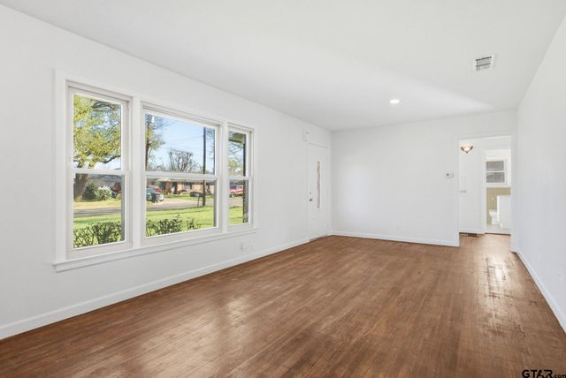 12565 Pioneer Dr, Tyler, TX 75704