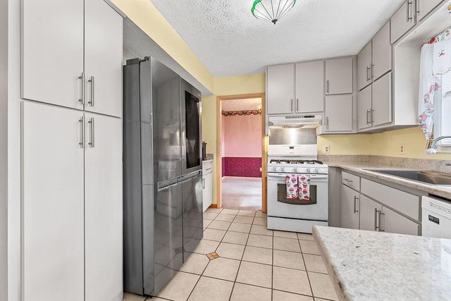 120 Chateau Circle, Fayetteville, GA 30215