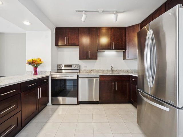 5320 N Sheridan Road 1606, Chicago, IL 60640