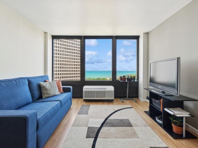 5320 N Sheridan Road 1606, Chicago, IL 60640