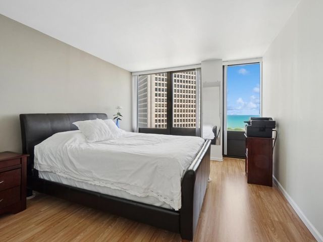 5320 N Sheridan Road 1606, Chicago, IL 60640