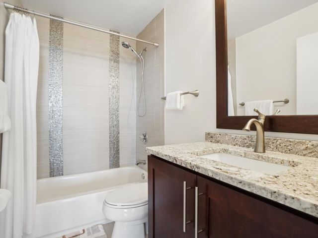 5320 N Sheridan Road 1606, Chicago, IL 60640