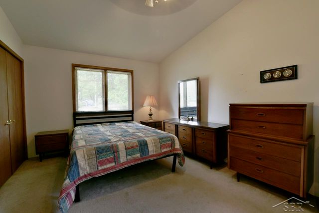 3087 E Gordonville Road, Midland Twp, MI 48640
