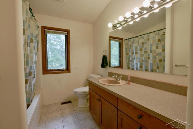 3087 E Gordonville Road, Midland Twp, MI 48640