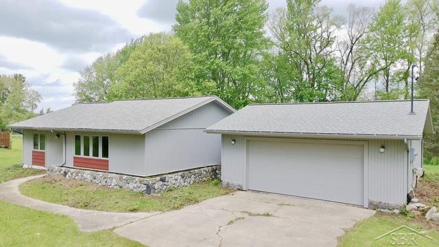 3087 E Gordonville Road, Midland Twp, MI 48640