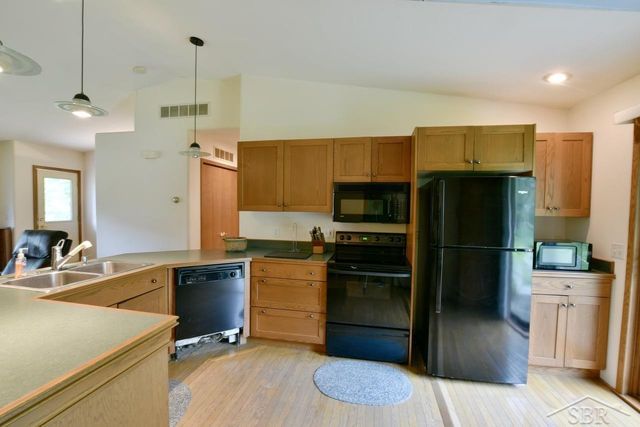 3087 E Gordonville Road, Midland Twp, MI 48640